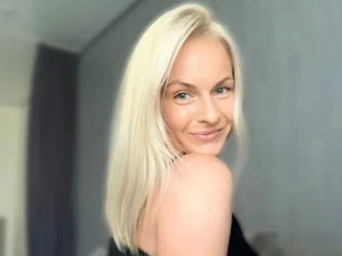 cam live sex show of webcam model AliceeGrace