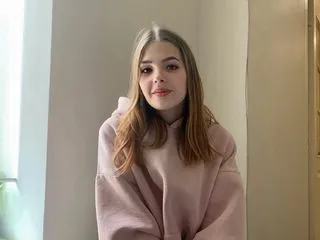 mature sex show of webcam model CarolineMilers